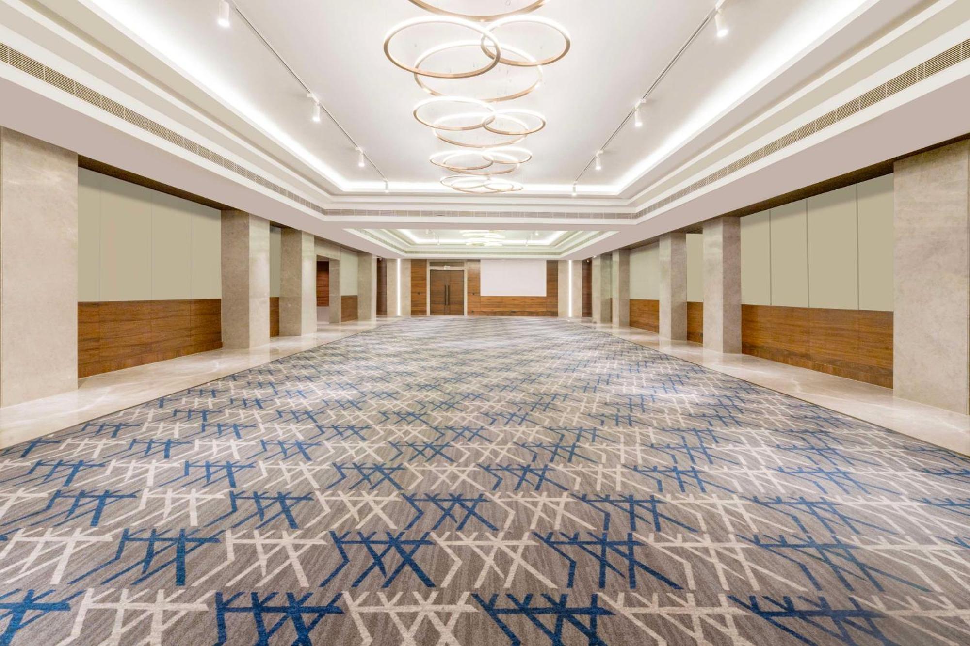 Radisson Hotel Vrindavan Luaran gambar