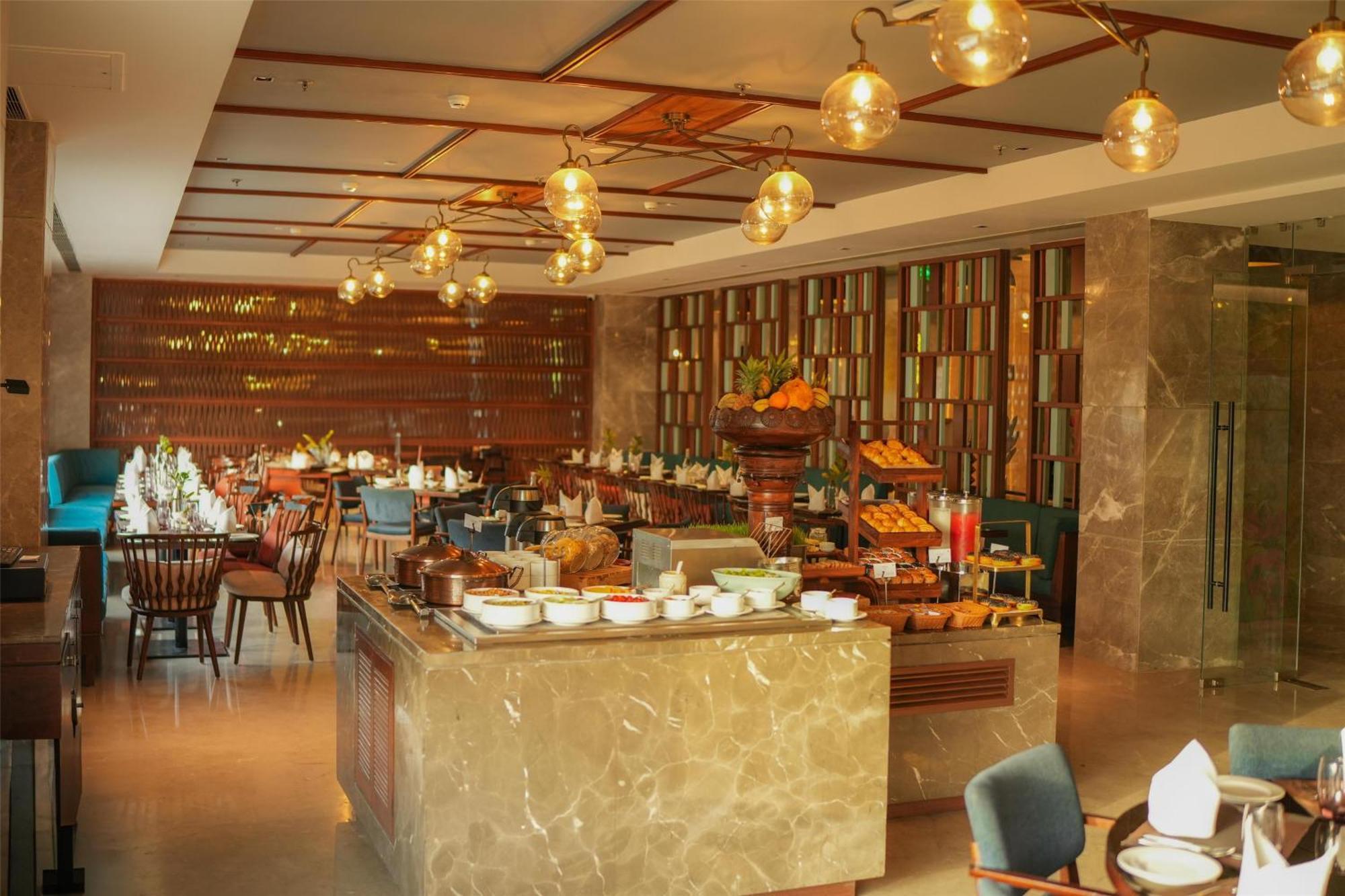 Radisson Hotel Vrindavan Luaran gambar